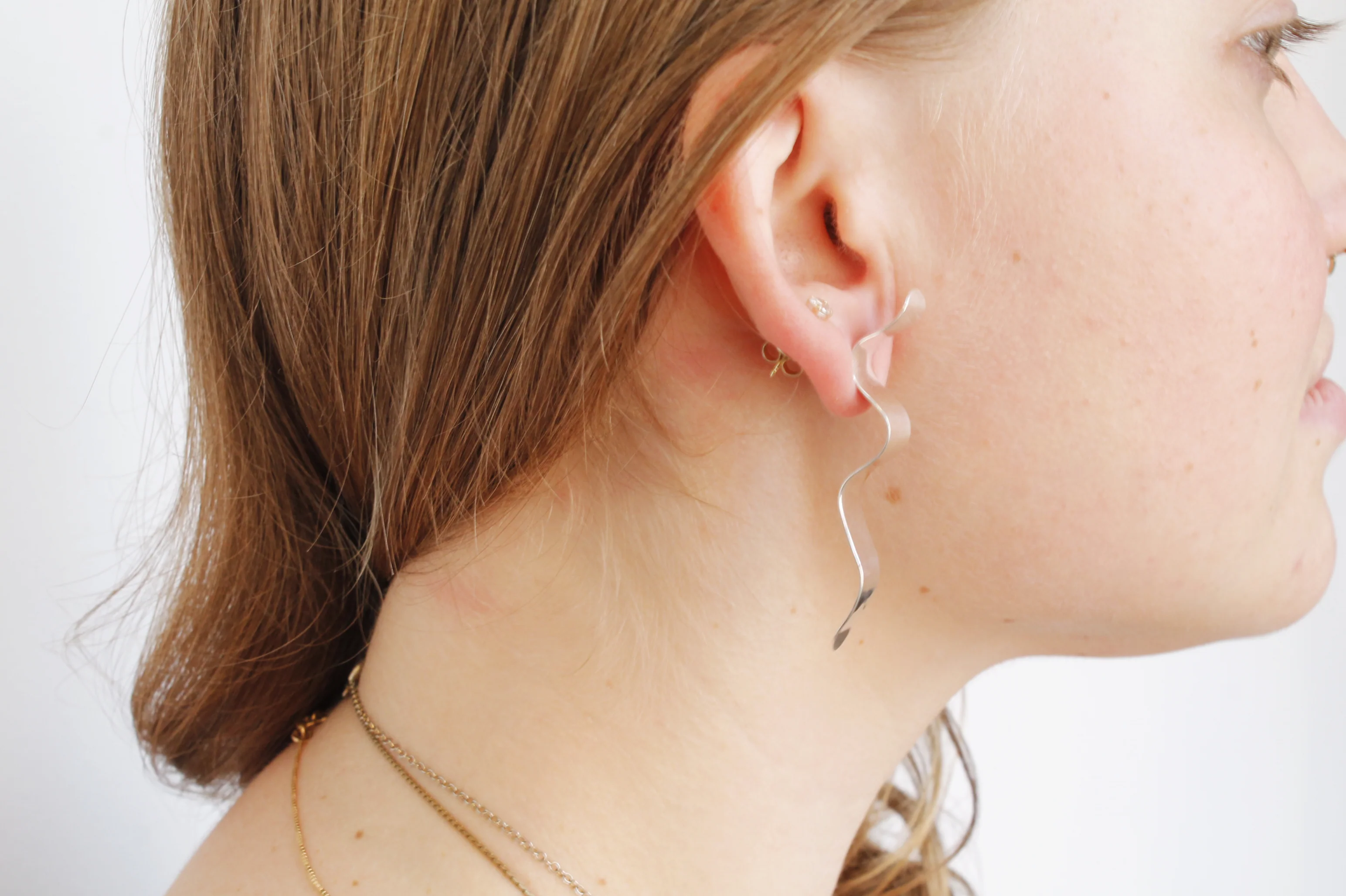 Formina Wave Earrings - Image 3